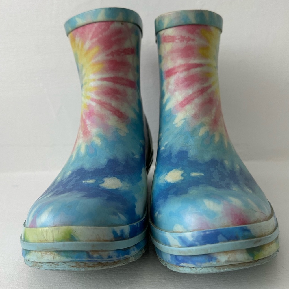 Skechers BOBs woman’s tie dye rain boots size 8